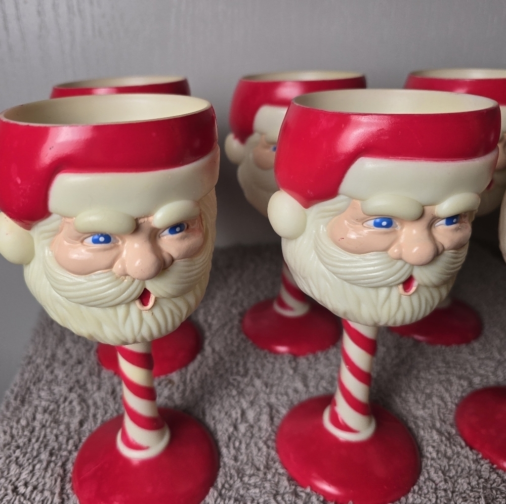 Vintage Plastic Take One Christmas Santa Claus Goblets - Picture 3 of 6